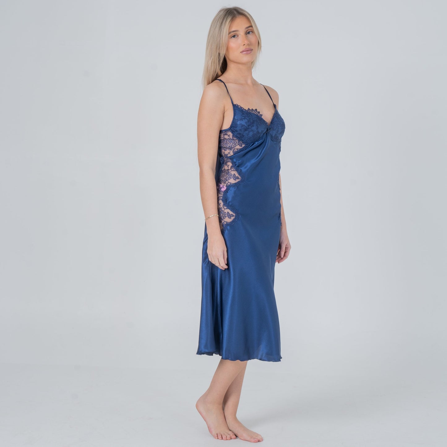 Noir temptation gown and robe image 2